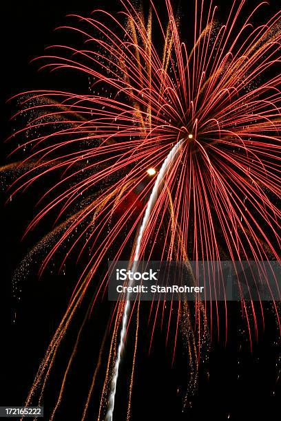 Photo libre de droit de Feux Dartifice À 17 banque d'images et plus d'images libres de droit de 4 juillet - 4 juillet, Boule de feu, Bruit