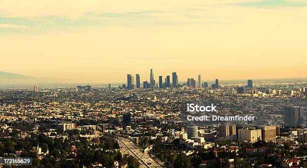 A La Ciudad Foto de stock y más banco de imágenes de Esmog - Esmog, Los Ángeles, Aire libre