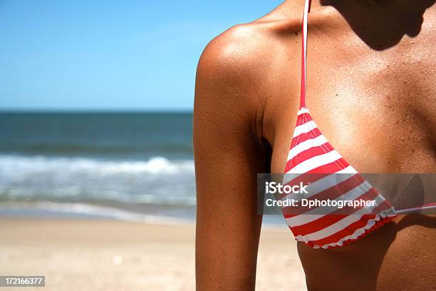 Sommerfoto Stockfoto und mehr Bilder von Bauch - Bauch, Biegung, Bikini