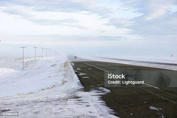 Viaje De Invierno Foto de stock y más banco de imágenes de Saskatchewan - Saskatchewan, Norte, Pradera