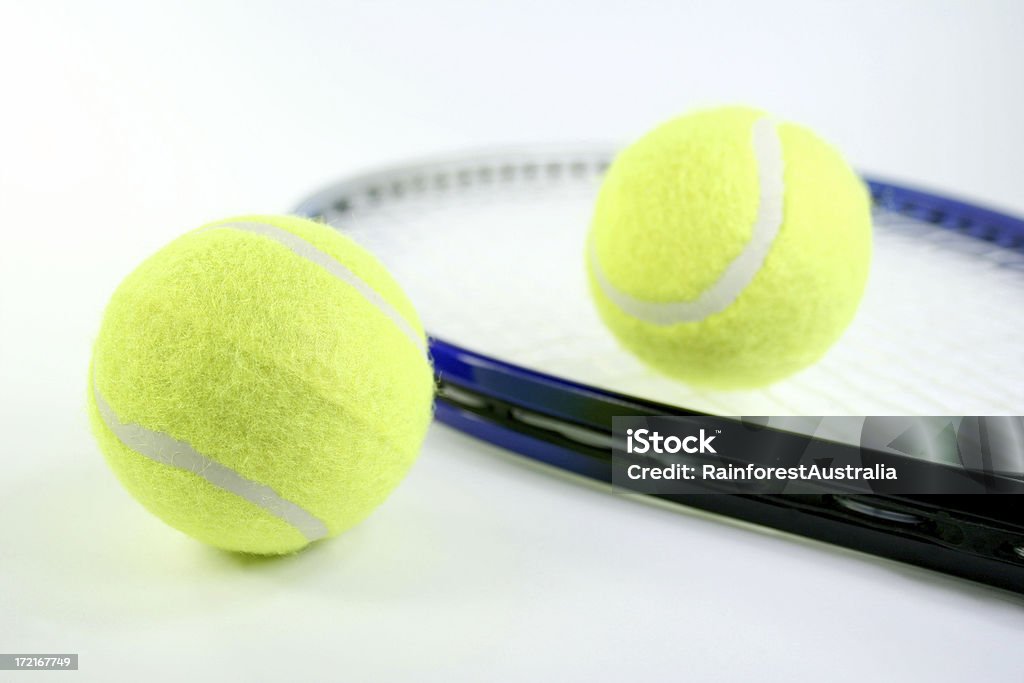 Rakieta do tenisa i piłki - Zbiór zdjęć royalty-free (Bez ludzi)