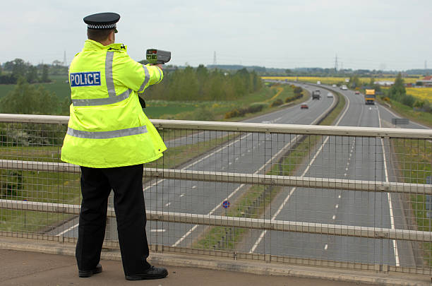 속도 측정기 - british transport police 뉴스 사진 이미지
