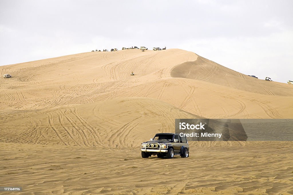 Сафари по пустыне на джипе - Стоковые фото Дубай роялти-фри