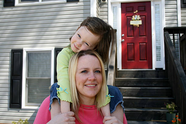 istock Child on Mother's Shoulders 172168605