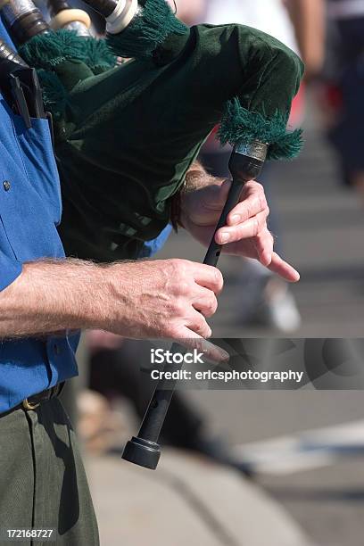 Bagpiper Manos Foto de stock y más banco de imágenes de Gaita - Gaita, Actuación - Espectáculo, Actuación - Representación