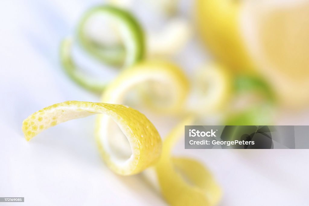 Peeling com lima e limão - Foto de stock de Limão amarelo royalty-free