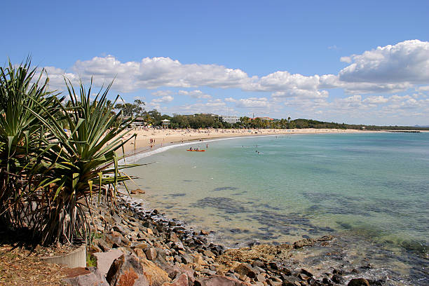 main beach noosa formuje główki 2 - noosa heads pandanus beach headland zdjęcia i obrazy z banku zdjęć