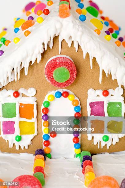 Gingerbread House Stockfoto und mehr Bilder von Lebkuchenhaus - Lebkuchenhaus, Bunt - Farbton, Dessert