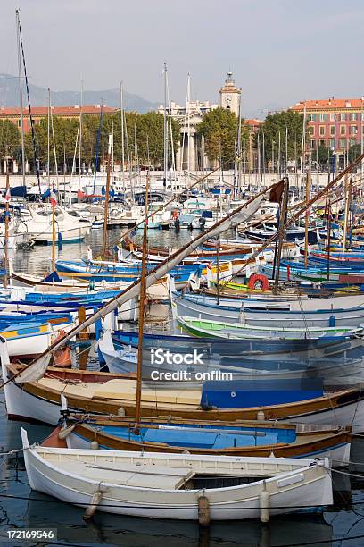 Marina Stockfoto und mehr Bilder von Anker werfen - Anker werfen, Bunt - Farbton, Fischerboot