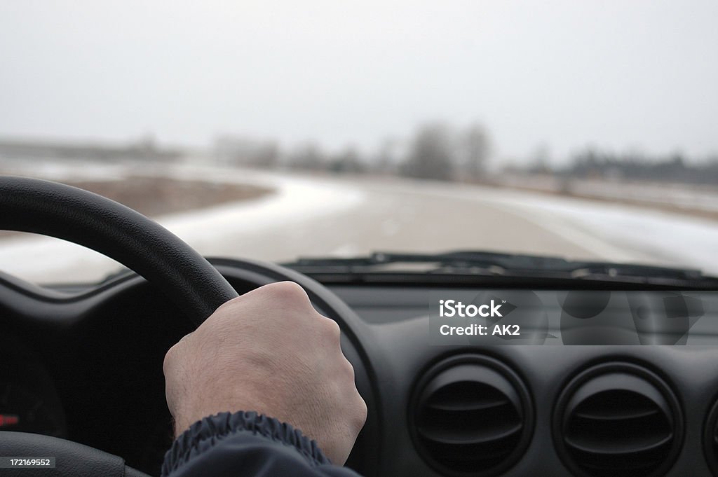 Conduire en hiver - Photo de Concepts libre de droits