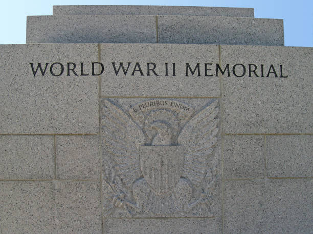 istock WWII Memorial Entrance 172169645