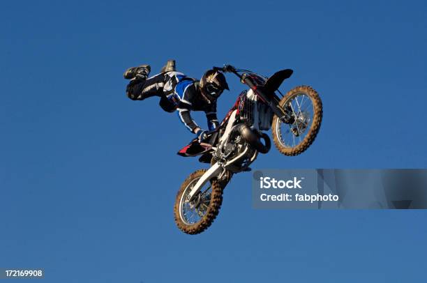 Motorshow Foto de stock y más banco de imágenes de Motocicleta - Motocicleta, Saltar - Actividad física, Truco