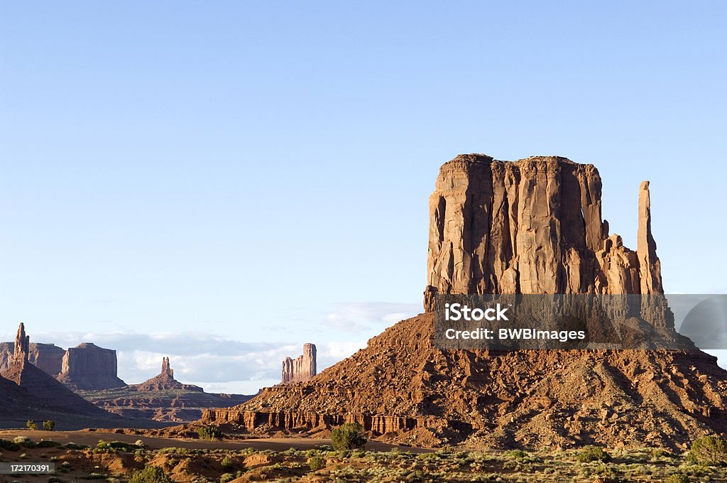 Monument Valley widok klasyczny - Zbiór zdjęć royalty-free (Bez ludzi)