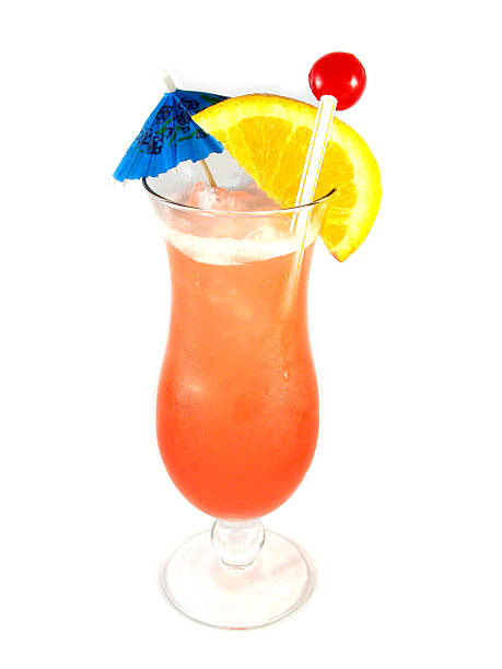 cóctel serie: restaurante bahama mama. - drink umbrella cocktail glass isolated fotografías e imágenes de stock