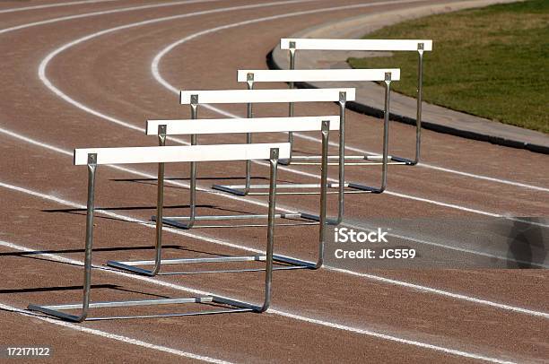 Faixa Obstáculo De Corrida - Fotografias de stock e mais imagens de Obstáculo de Corrida - Obstáculo de Corrida, Pista de Corrida, Pista de Desporto