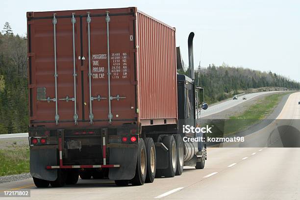 トラックと高速道路 - コンセプトのストックフォトや画像を多数ご用意 - コンセプト, トラック, トラック輸送