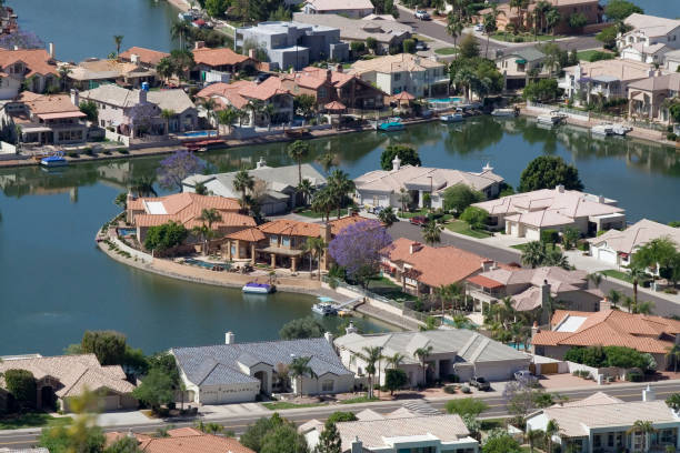 istock Residential Lake Houses 172171966