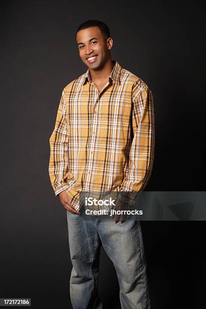 Foto de Jovem Feliz Homem Casual e mais fotos de stock de 20 Anos - 20 Anos, Adulto, Afro-americano