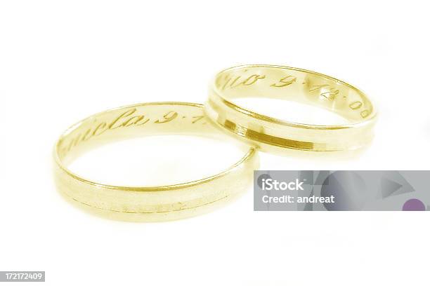 Alianças De Casamento Goldenfocagem Difusa - Fotografias de stock e mais imagens de Imagem Gravada - Imagem Gravada, Anel - Joia, Anel de Casamento