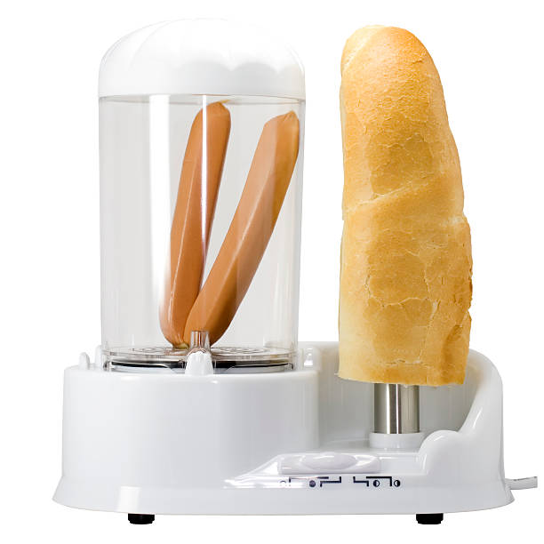 hot dog maker (clipping path - sausage knackwurst food bratwurst foto e immagini stock