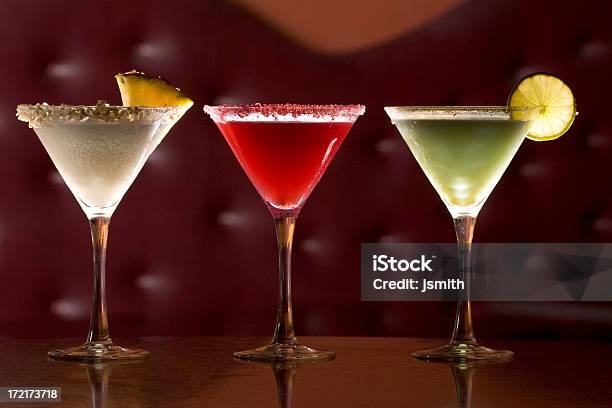 Photo libre de droit de Triple Cocktails Martinis banque d'images et plus d'images libres de droit de Cocktail - Alcool - Cocktail - Alcool, Trois objets, Martini dry