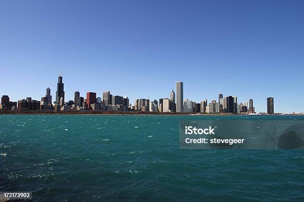 Photo libre de droit de Chicago Au Bord De Leau banque d'images et plus d'images libres de droit de Amérique du Nord - Amérique du Nord, Architecture, Bleu