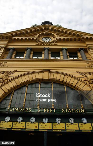 Estação De Flinders Street Melbourne - Fotografias de stock e mais imagens de 1930 - 1930, Alto - Altura Humana, Alto - Descrição Física