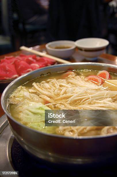 Bote De Estilo De Moda De China Foto de stock y más banco de imágenes de Alimento - Alimento, Calor, Carne