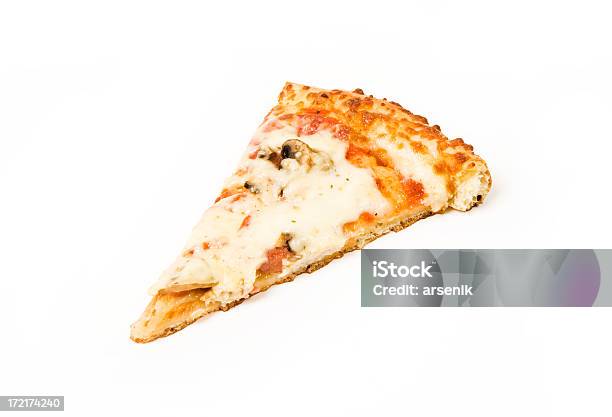 Pizza Slice Stockfoto und mehr Bilder von Einzelner Gegenstand - Einzelner Gegenstand, Fotografie, Freisteller – Neutraler Hintergrund