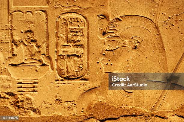 Jeroglífico En Un Templo Foto de stock y más banco de imágenes de Agua - Agua, Aire libre, Arena