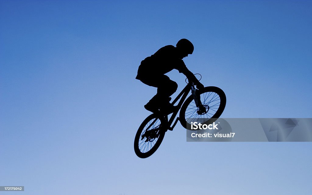 bmx salto de motorista - Foto de stock de Accesorio de cabeza libre de derechos