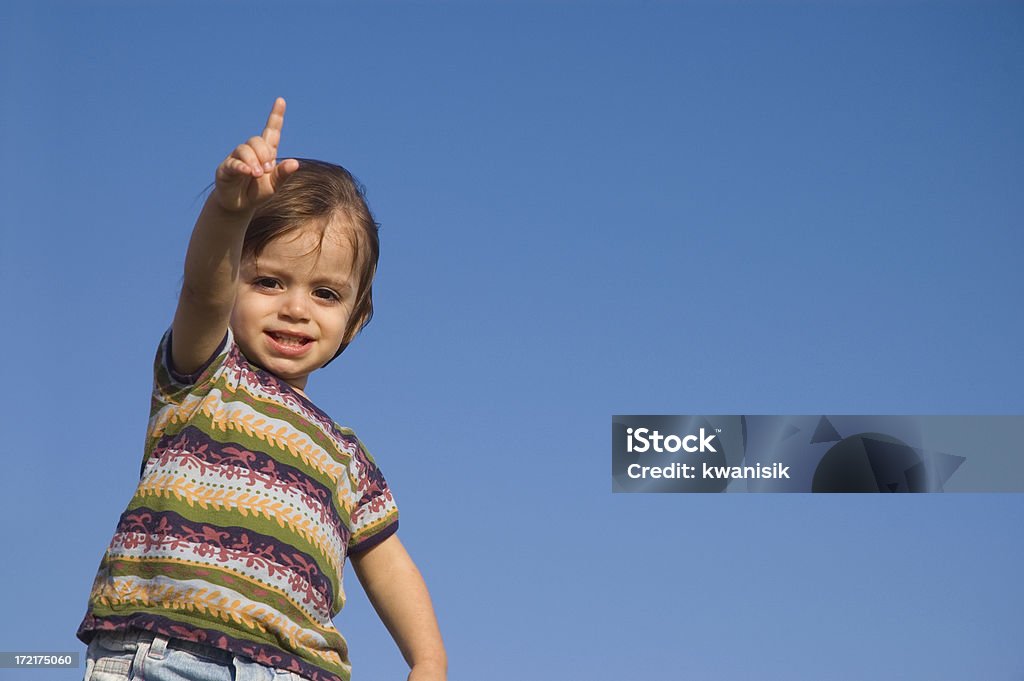 Petit enfant et ciel - Photo de Activité de loisirs libre de droits