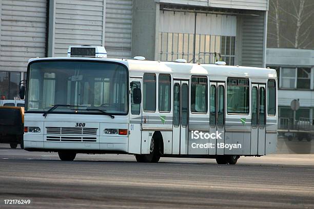 Autobus Per Laeroporto - Fotografie stock e altre immagini di Aeroporto - Aeroporto, Autobus, Automobile