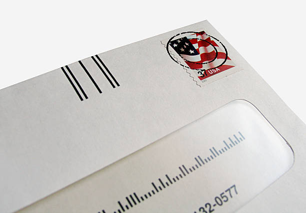 оплата счетов - mail postage stamp postmark envelope стоковые фото и изображения