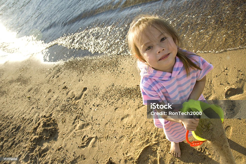 Spiaggia Play - Foto stock royalty-free di Bambino