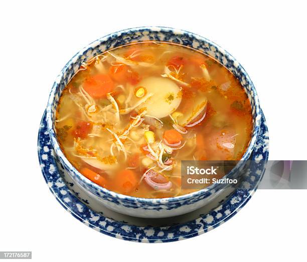 Plato De Sopa De Verduras Pollo Foto de stock y más banco de imágenes de Pollo - Pollo, Sopa de tortilla mexicana, Sopa de verduras