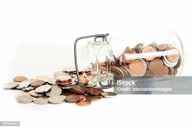 Monedas Foto de stock y más banco de imágenes de Ahorros - Ahorros, Cobre, Cristal - Material