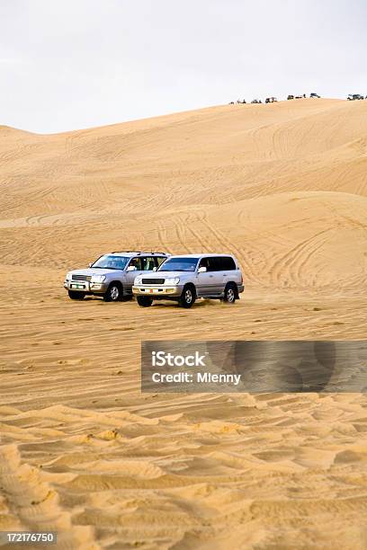 Pustynia Wyścigów Samochodowych - zdjęcia stockowe i więcej obrazów 4x4 - 4x4, Wydma, Arabia