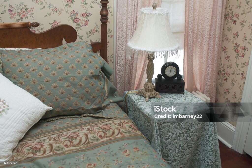 Al letto del paziente - Foto stock royalty-free di Accogliente