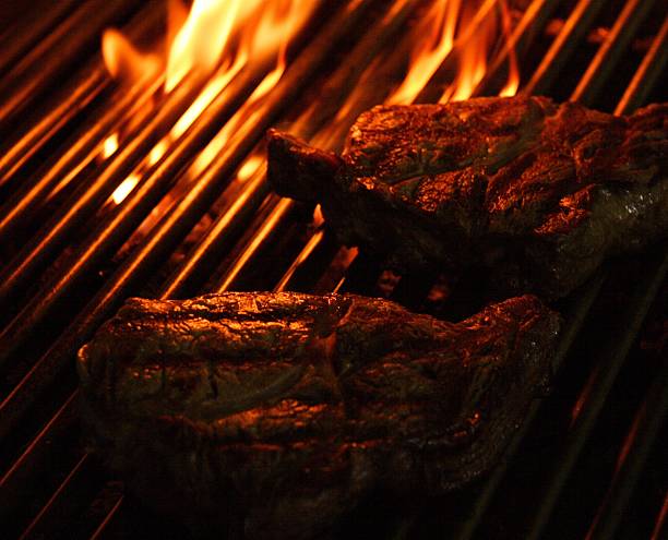 Faux-filet de bœuf grillé au feu de bois et, - Photo