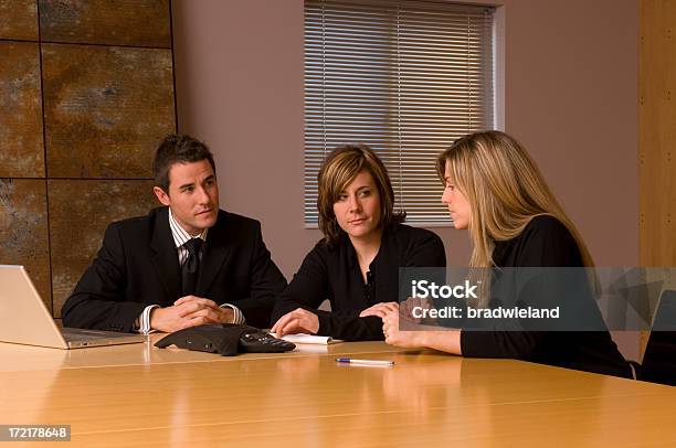 Businessteam Stockfoto und mehr Bilder von Arbeiten - Arbeiten, Arbeitskollege, Arbeitsstätten