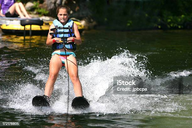 Quente Dia De Verão - Fotografias de stock e mais imagens de Adolescente - Adolescente, Adolescência, Ao Ar Livre