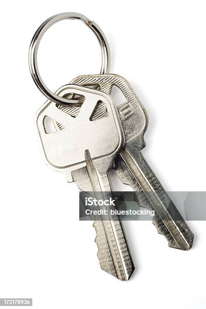 Изолированные Ключи На Белом С Обтравка — стоковые фотографии и другие картинки Ключ - Ключ, Ключ от дома, Изолированный предмет