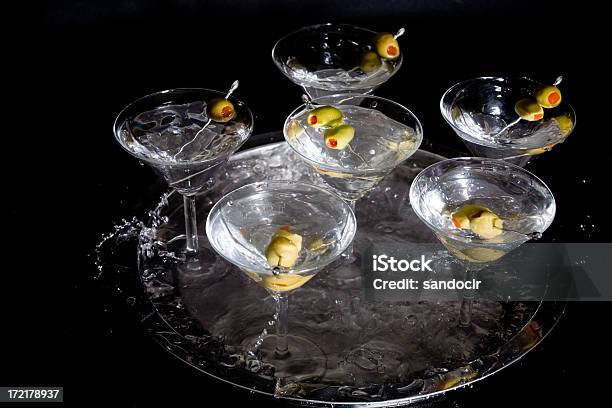 Photo libre de droit de Éclaboussures De Martinis banque d'images et plus d'images libres de droit de Martini dry - Martini dry, Plateau - Ustensile, Alcool