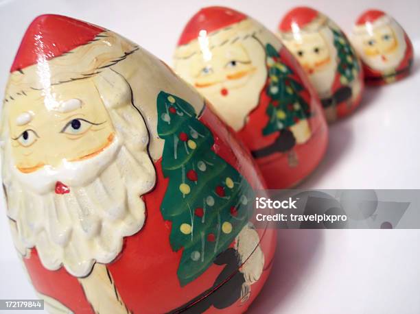 Babuszka Santas - zdjęcia stockowe i więcej obrazów Babuszka - Babuszka, Bombka, Boże Narodzenie