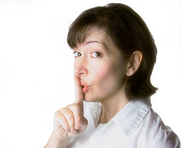 쉿! - finger on lips shhhh privacy whispering 뉴스 사진 이미지
