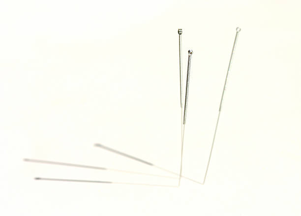 акупунктура иглы - acupuncture needle стоковые фото и изображения