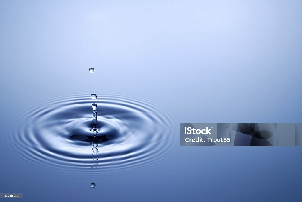 Gota de água - Foto de stock de Azul royalty-free