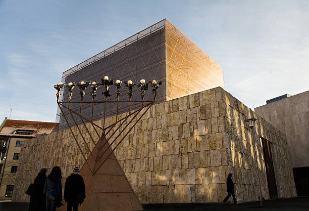 nuova conduttura sinagoga di monaco di baviera. - synagogue judaism contemporary munich foto e immagini stock