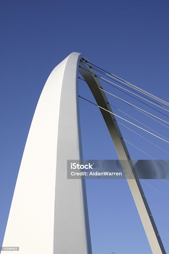 Gateshead hotel Millenium Bridge Arch - Foto de stock de Abstracto libre de derechos